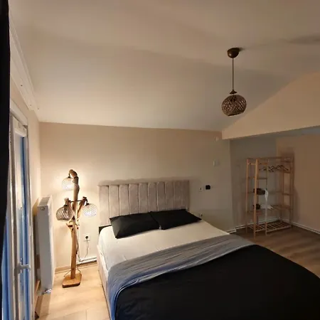 Hotel White Lily *
